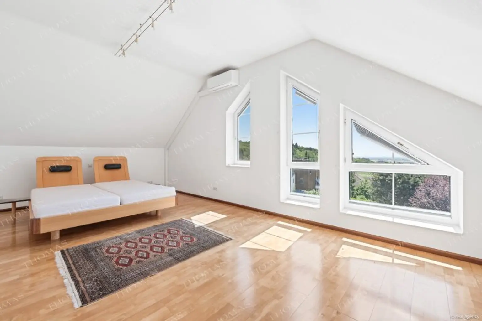 Exklusives Einfamilienhaus mit Weitblick über Wien in Hagenbrunn !