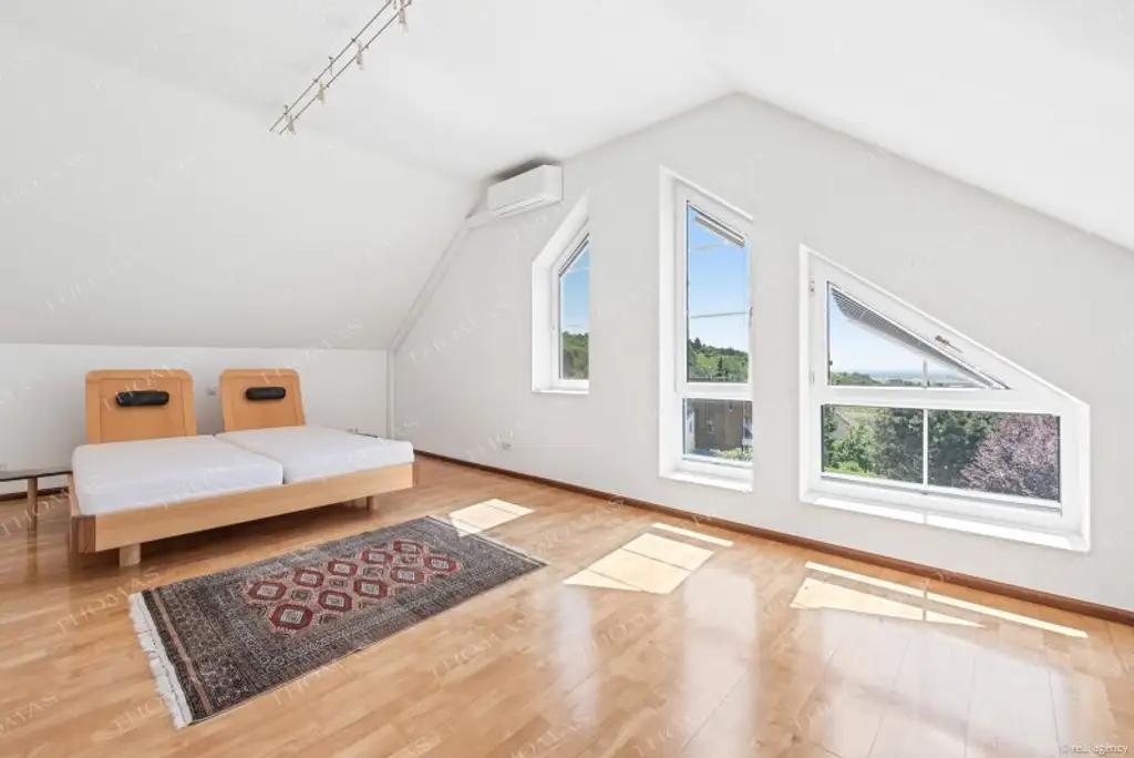 Exklusives Einfamilienhaus mit Weitblick über Wien in Hagenbrunn !