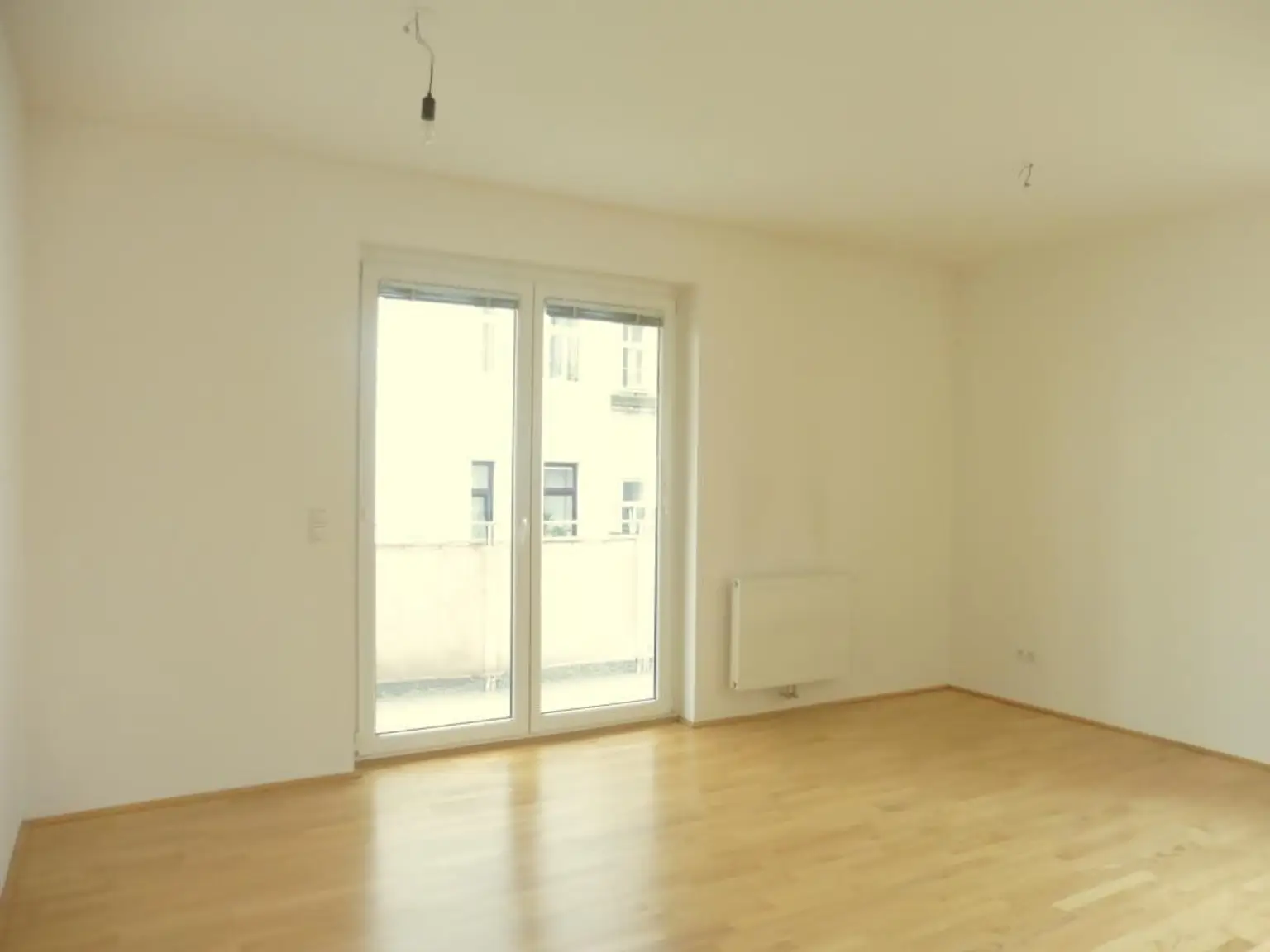 Ruhige Neubauwohnung - modern ausgestattet - großer Balkon - Nähe U4
