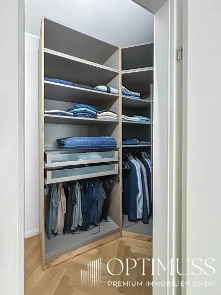 Lichtdurchflutete 2,5 Zimmer Wohnung in Topp Lage mit grosser Loggia und Grünblick auf Donaukanal!
