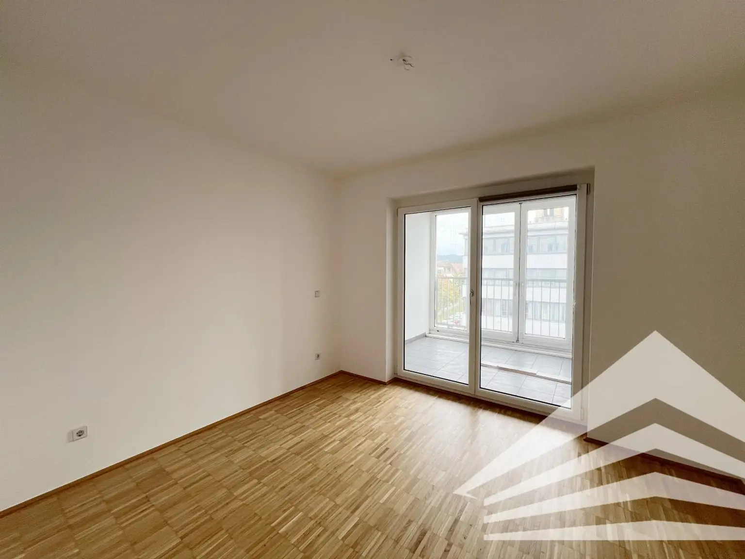 Business Corner Urfahr - Tolle 2 Zimmerwohnung mit Wintergarten in zentraler Urfahraner Lage!
