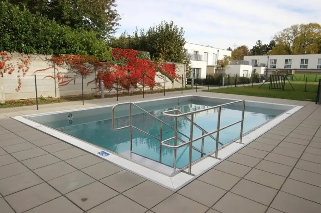 KLIMAANLAGE, SCHWIMMBAD, SCHÖNE TERRASSE MIT ELEKTRISCHER MARKISE, BAUJAHR 2022, GRÜNRUHELAGE KORNEUBURG!!