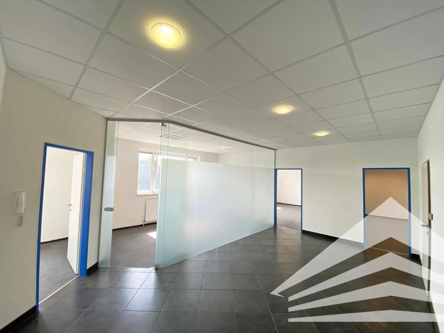 Gut sichtbares Büro mit Werbemöglichkeit in Leonding!