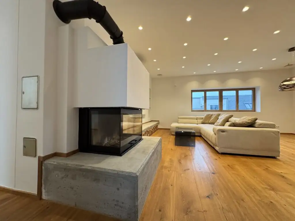 !!!Neuer Preis!!! 999.000,- Euro!!! 4 Zi.-Penthouse mit Sauna, Dampfbad, 2 Terrassen und C-Port für 2 Autos!