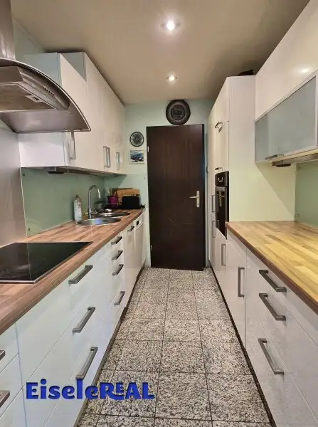 3 Zimmer – Loggia - Garage - Renovierungsbedarf