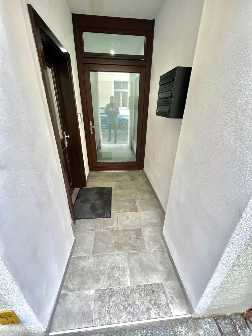 Stadthaus mit Geschäftslokal 2 Wohnungen & Dachterasse