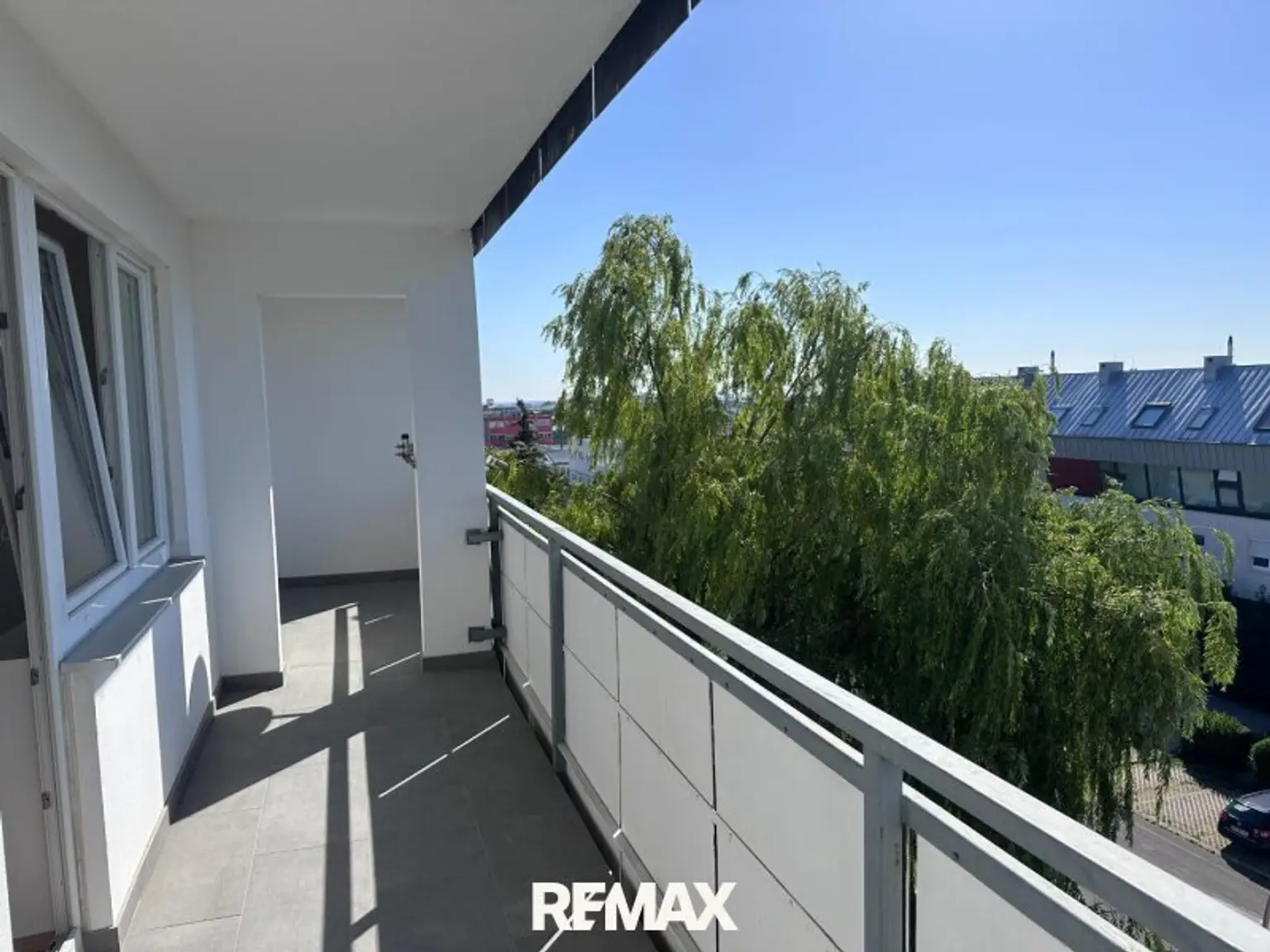 12Loggia_1