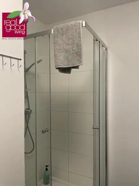 Neubau-Apartment mit Balkon in repräsentativen Gründerzeithaus