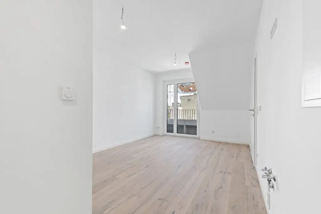 ERSTBEZUG! ENTZÜCKENDE SINGLE-WOHNUNG IM DACHGESCHOSS - JETZT SCHNELL SEIN