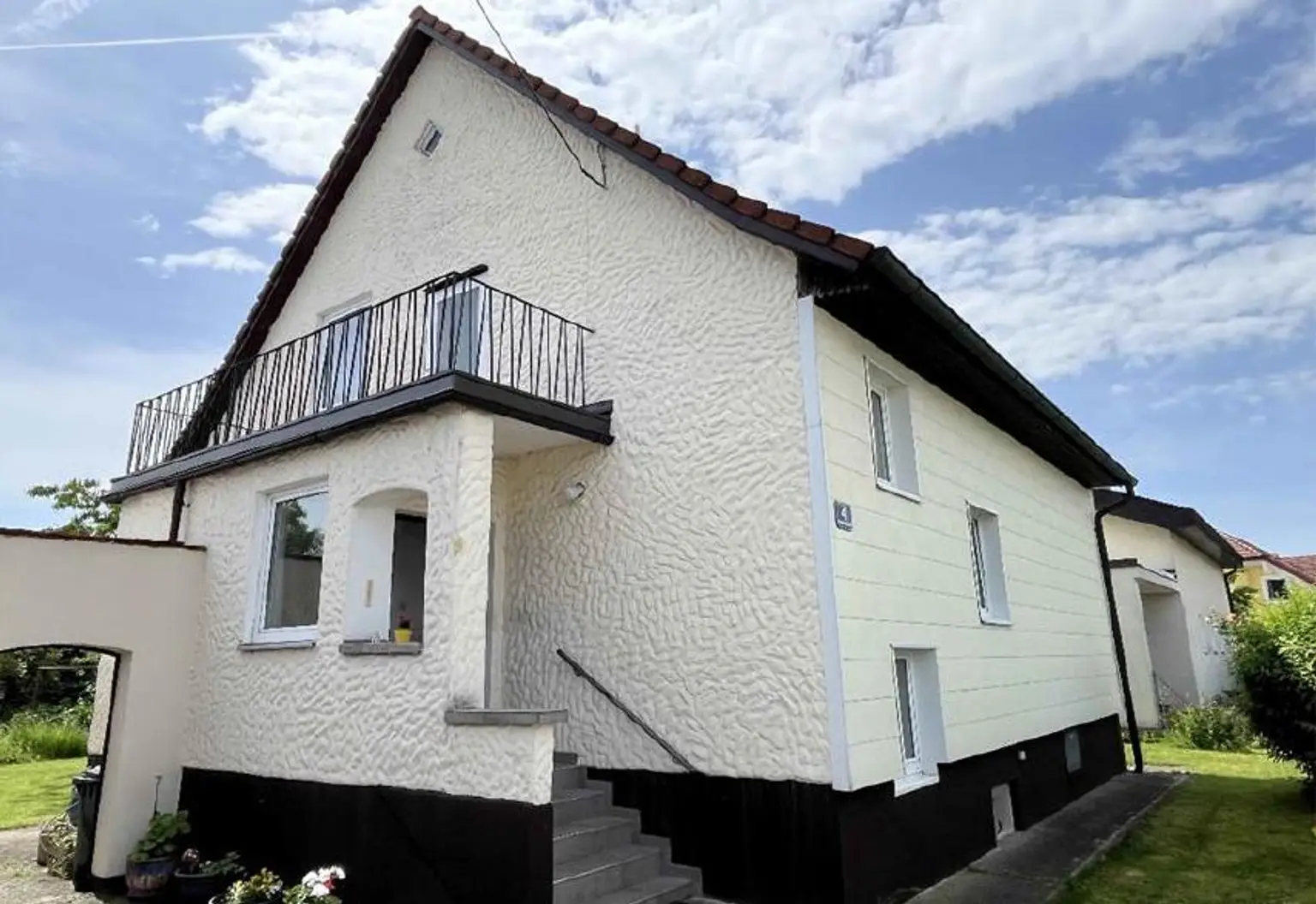 SEHR GEPFLEGTES HAUS IN SCHÖNER LAGE