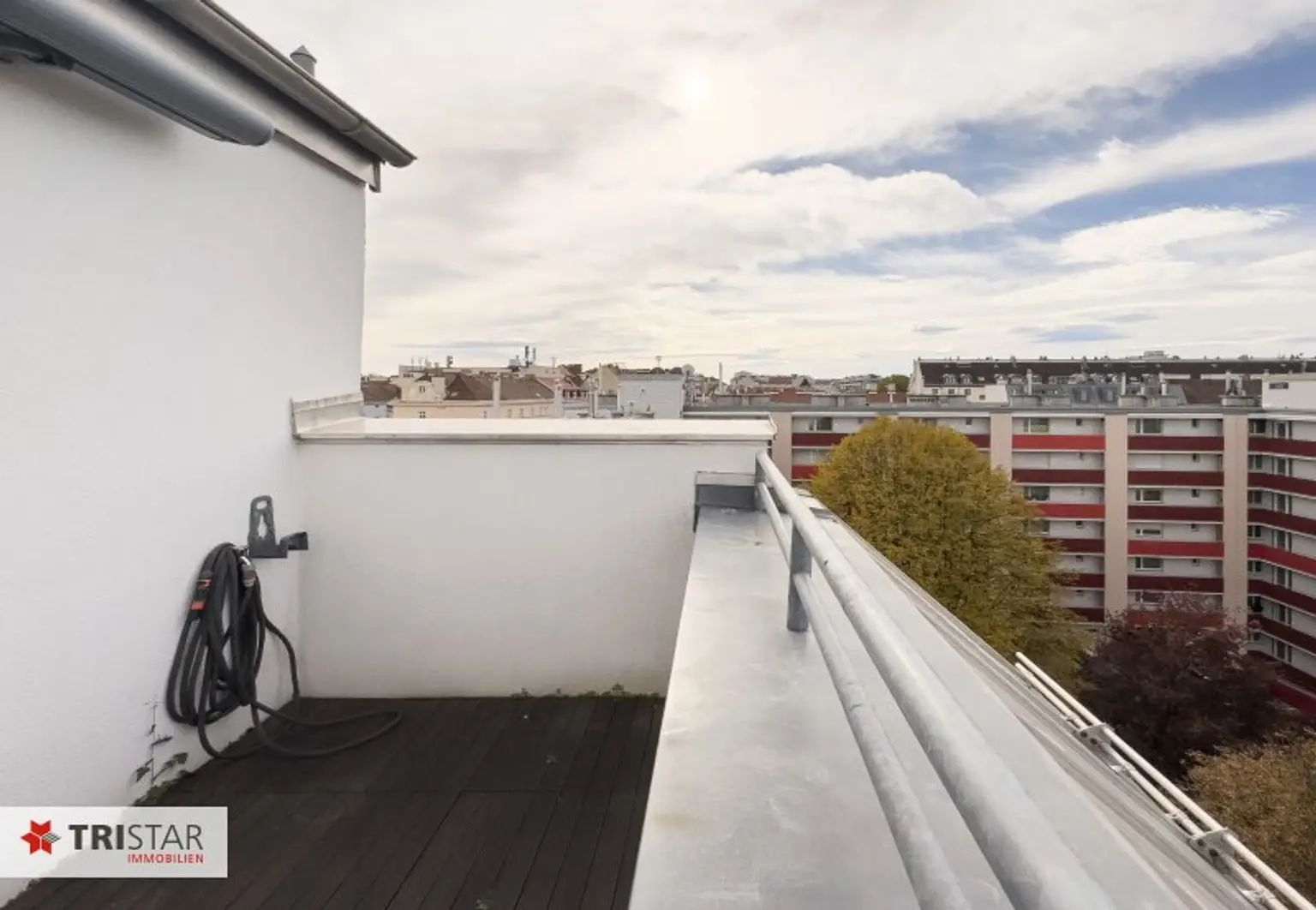 4-Zimmer-Dachtraum mit Südwest-Terrasse & Weitblick & Garage