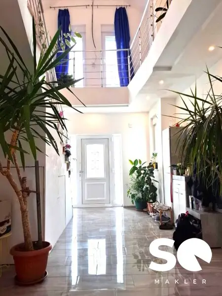 #SQ - UNTERFRAUENHAID: NEUWERTIGES EINFAMILIENHAUS IN TOP LAGE MIT GARTEN