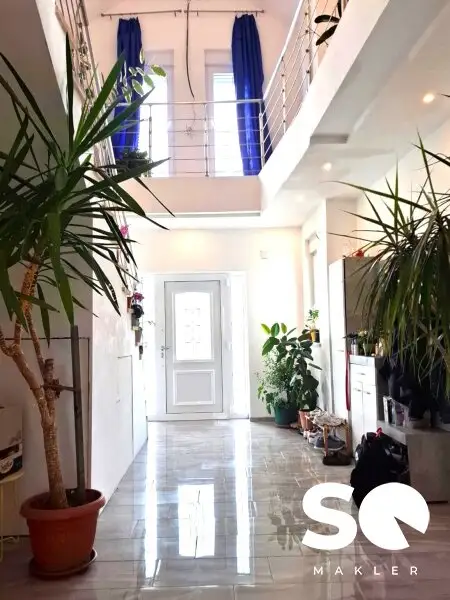#SQ - UNTERFRAUENHAID: NEUWERTIGES EINFAMILIENHAUS IN TOP LAGE MIT GARTEN