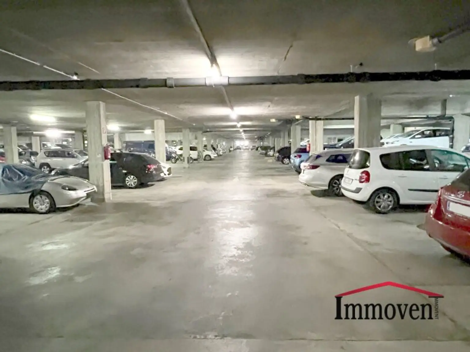 International bekannte Ikone der Wohnbauarchitektur - Wohnen in der Grazer-St. Peter Terrassenhaussiedlung! 4-Zimmerwohnung mit Garage!