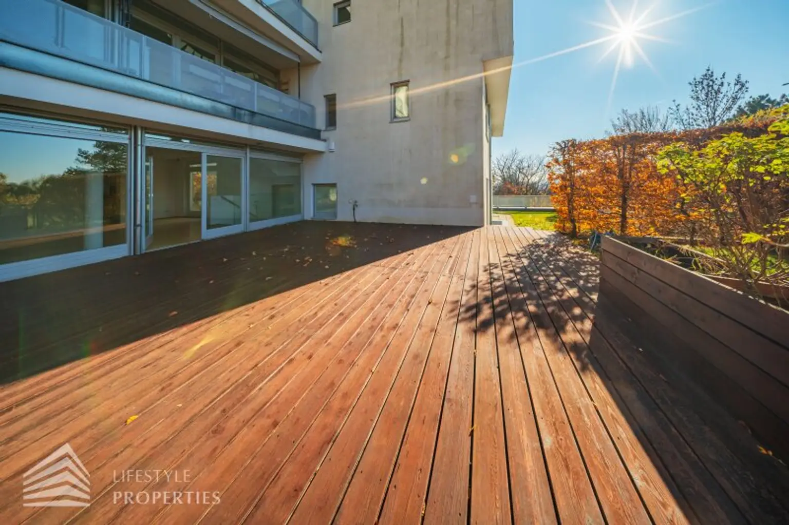 Wunderschöne 4 - Zimmer Wohnung mit Terrasse und Garten