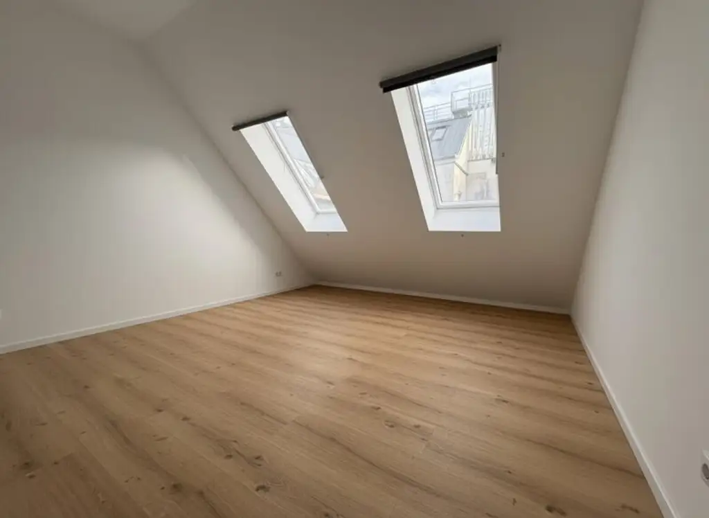 Helle Citywohnung mit Terrasse (Heizkosten inkl.)