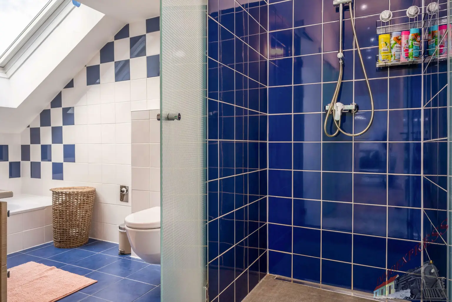 Eyecatcher- Wohnung - unbefristeter Vertrag -4-Zimmer im Dachgeschoß - inkl. Heizkosten & Warmwasser