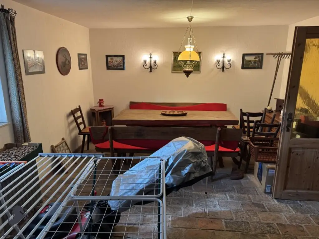 Einfamilienhaus mit großem Keller und traumhaftem Wald-Blick