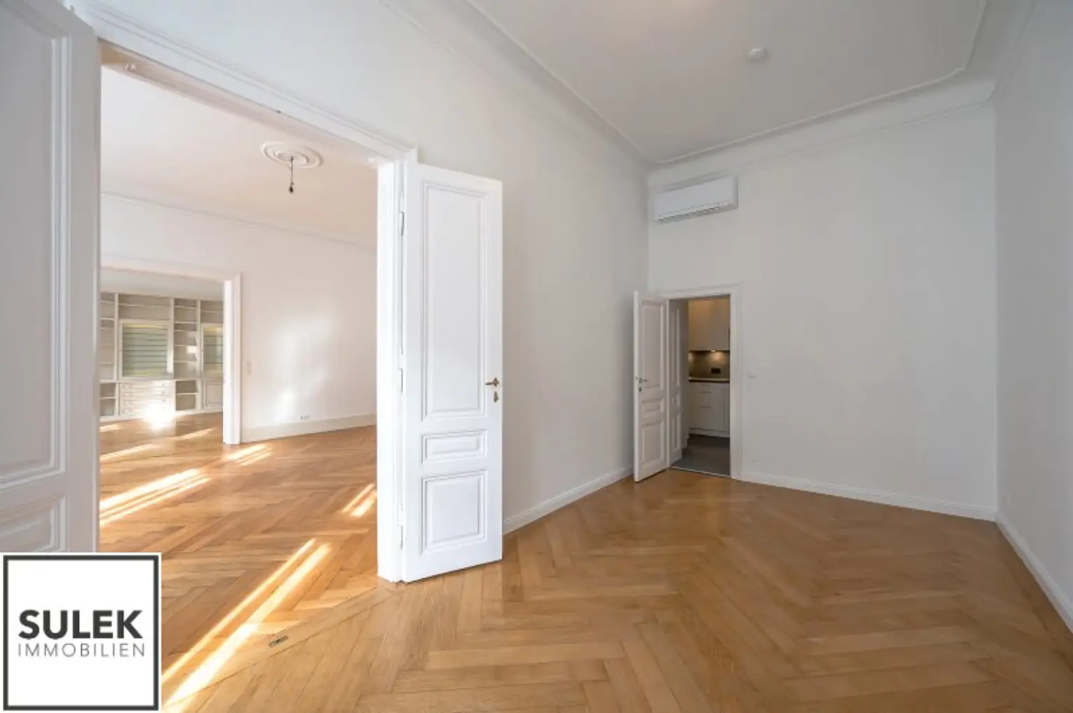 traumhafte 5-Zimmer-Altbauwohnung nahe Albertina