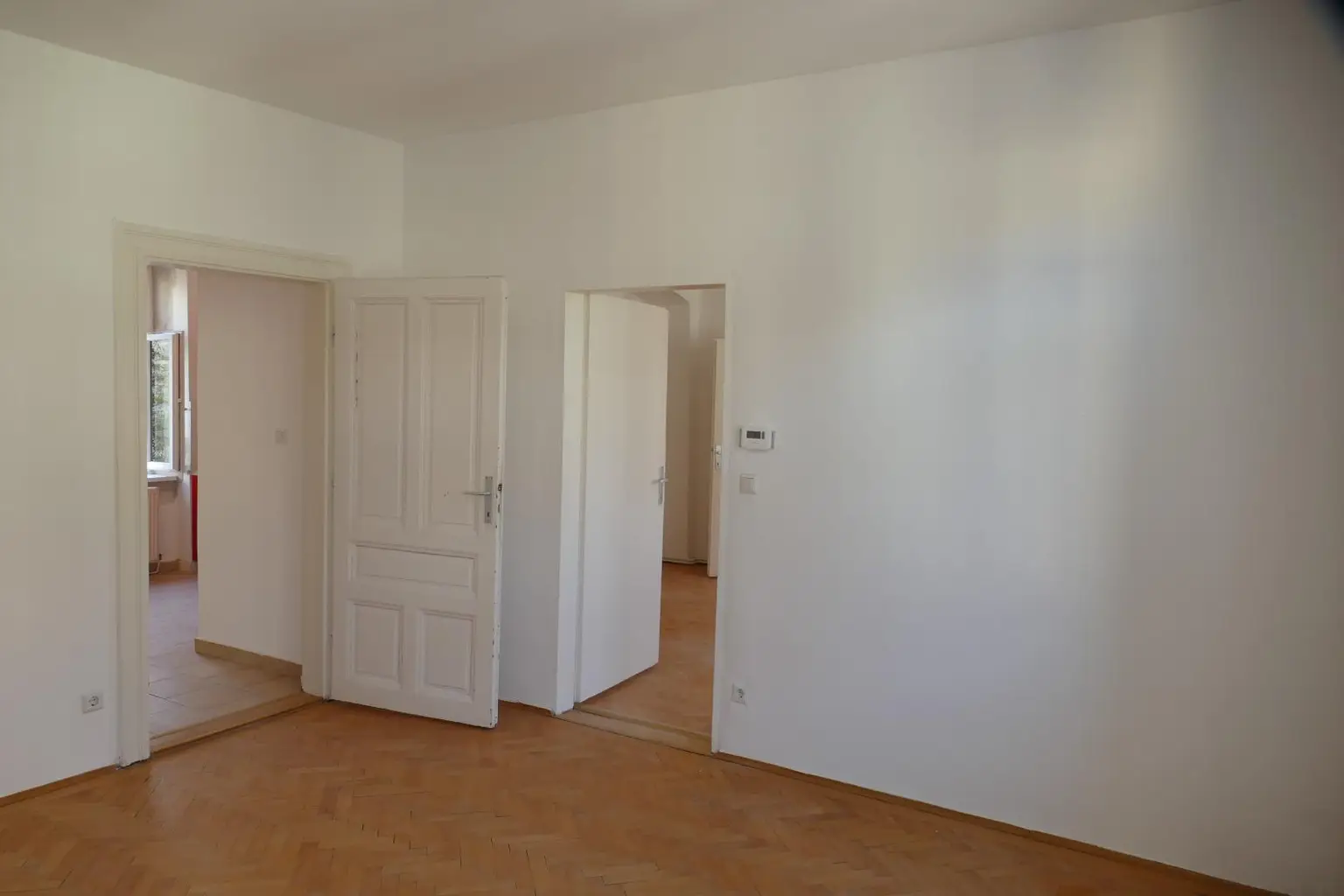 Zimmer # 02 zu Küche und Zimmer # 01, P1190434