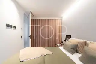 IIICONIC_ADEJE__039_CHE7533_HDR_medium-Cgn5VLTR