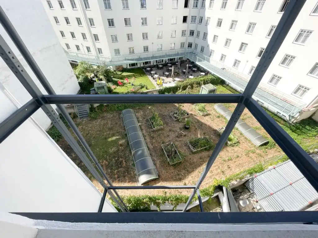 U4 PILGRAMGASSE: Altbauwohnung mit Balkon* im schön sanierten Altbau mit separater Küche Nähe Naschmarkt