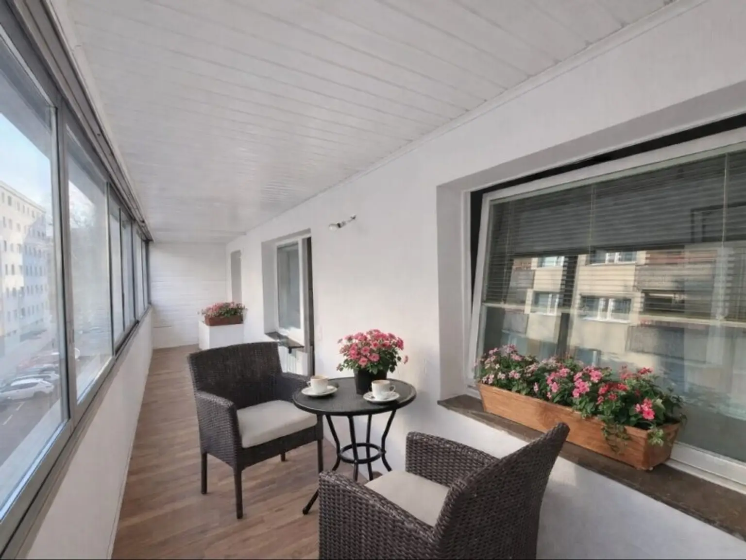 Loggia KI-Bearbeitet