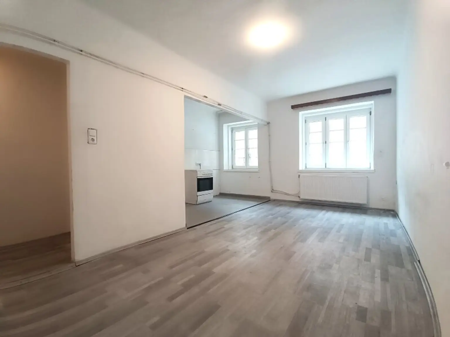 Sanierungsbedürftige 1-Zimmer Wohnung im Erdgeschoss zum Schnäppchenpreis! Nähe Familienplatz und U3 Ottakring!