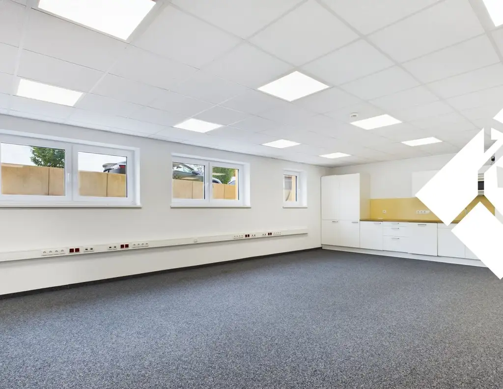 Moderne Gewerbefläche: Flexibles Büro, Praxis oder Lagerraum in Top-Lage