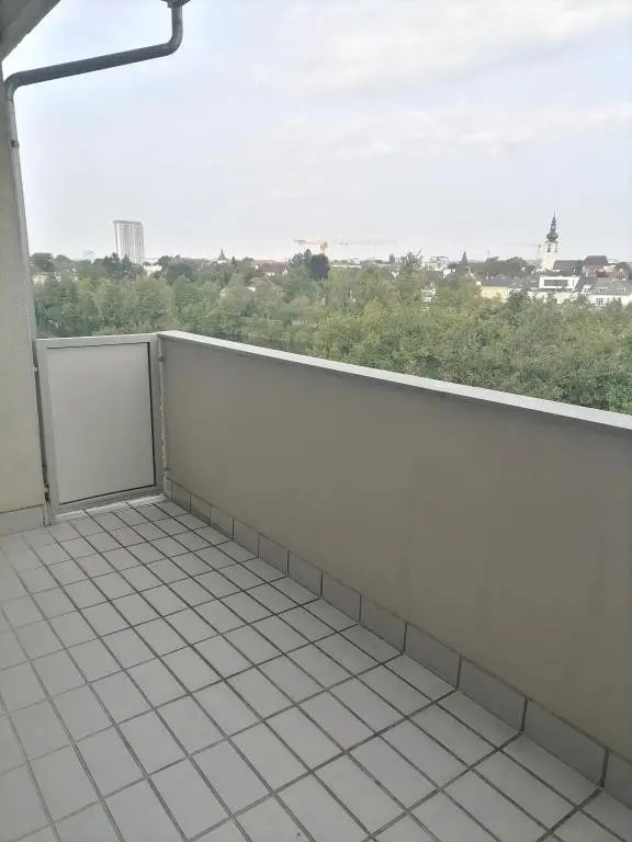 Tolle Wohnung mit Loggia und Parkplatz