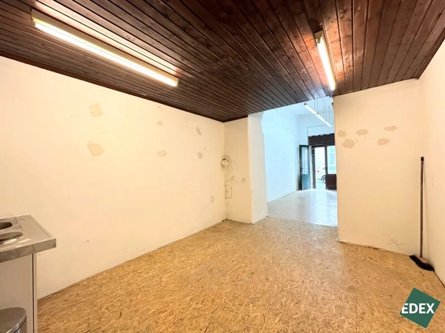 Sanierungsbedürftige 1-Zimmer-Wohnung in zentraler Lage