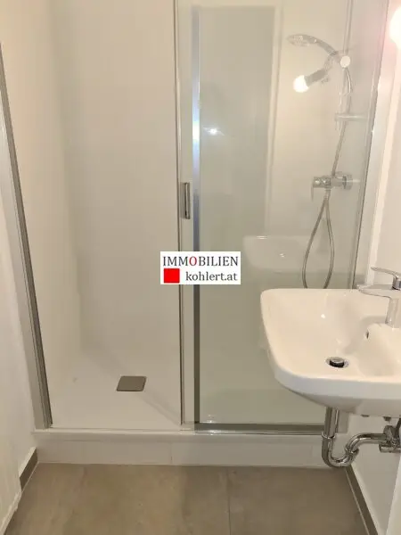 GELEGENHEIT, 3-ZIMMERWOHNUNG MIT FERNBLICK UND ZENTRALE LAGE