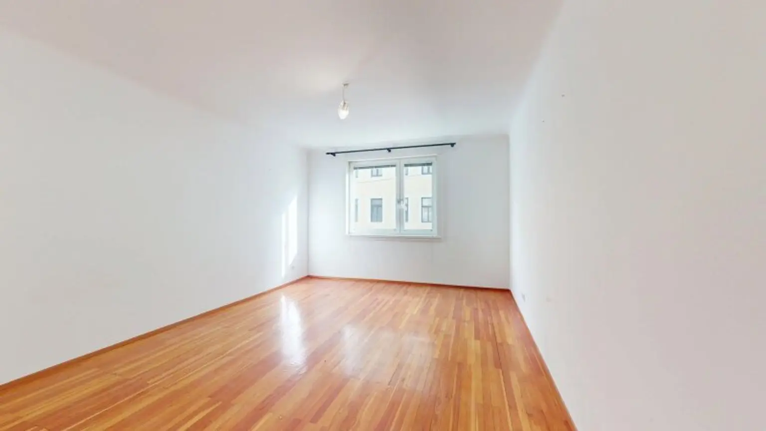 Gellertplatz - Sanierungsbedürftig - U-Bahn Nähe - Balkon optional