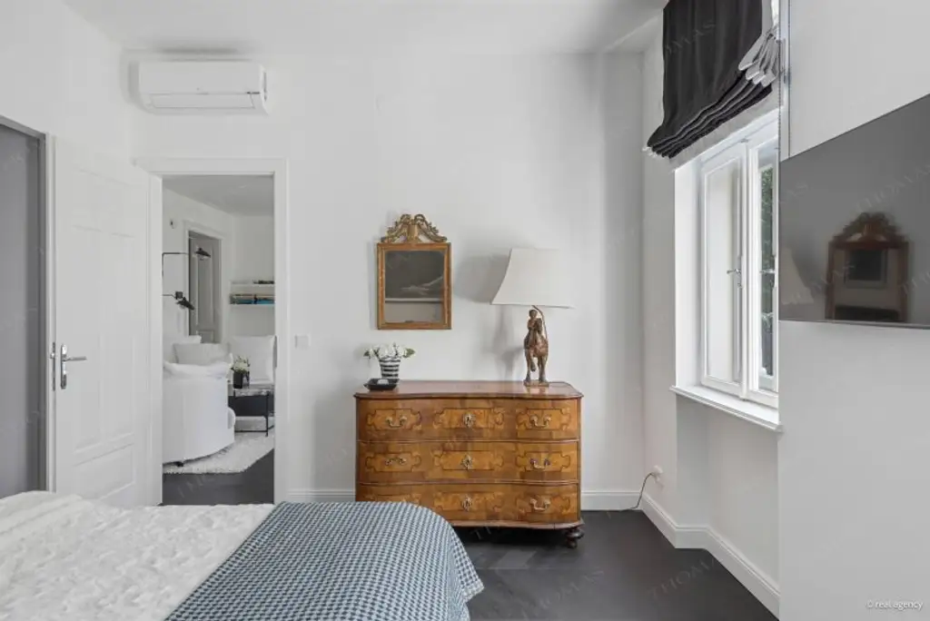 Luxuriöse, komplett möblierte Designerwohnung mit Balkon in Bestlage Döbling – barrierefrei & bezugsfertig