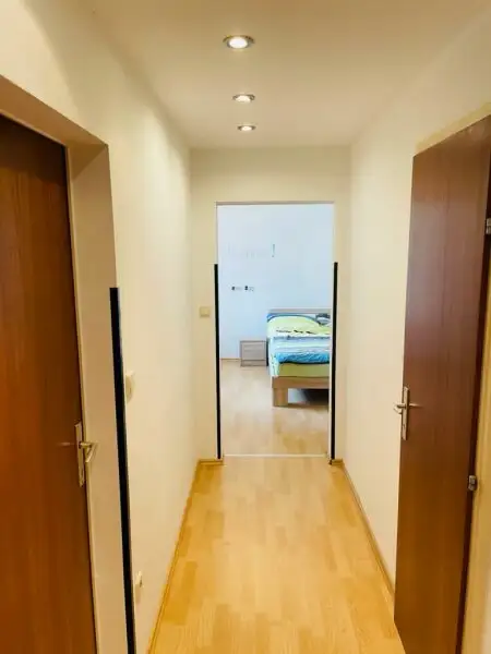 3er WG geeignet! 4-Zimmer Mietwohnung mit 5 m2 Terrasse! Inkl. Heizung und Warmwasser!