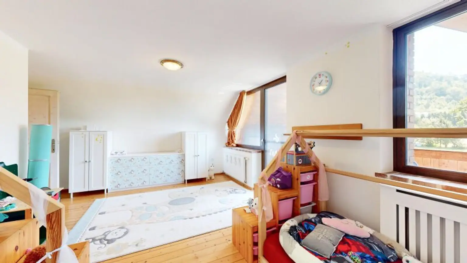 Entzückendes Einfamilienhaus mit großem Garten | 4 Zimmer | Terrasse und Balkon | Kamin