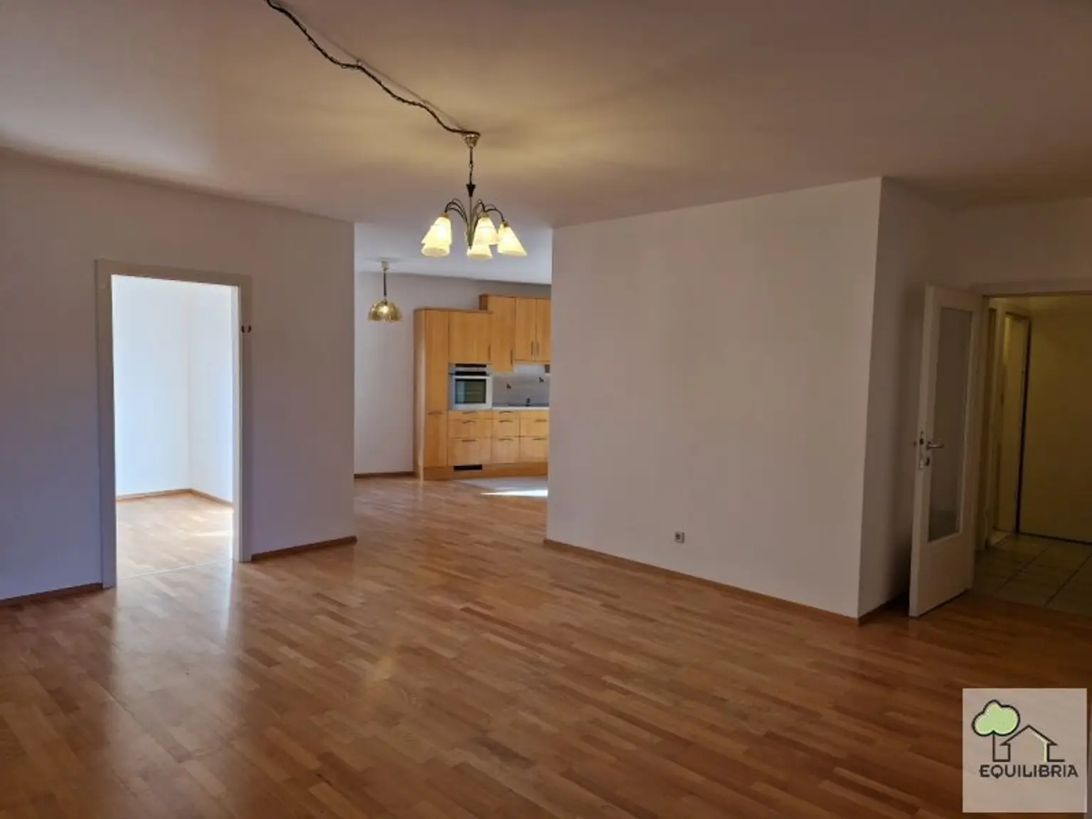 Zentrale Lage Klosterneuburg und barrierefrei - 4-Zimmer-Wohnung mit Garten und Terrasse