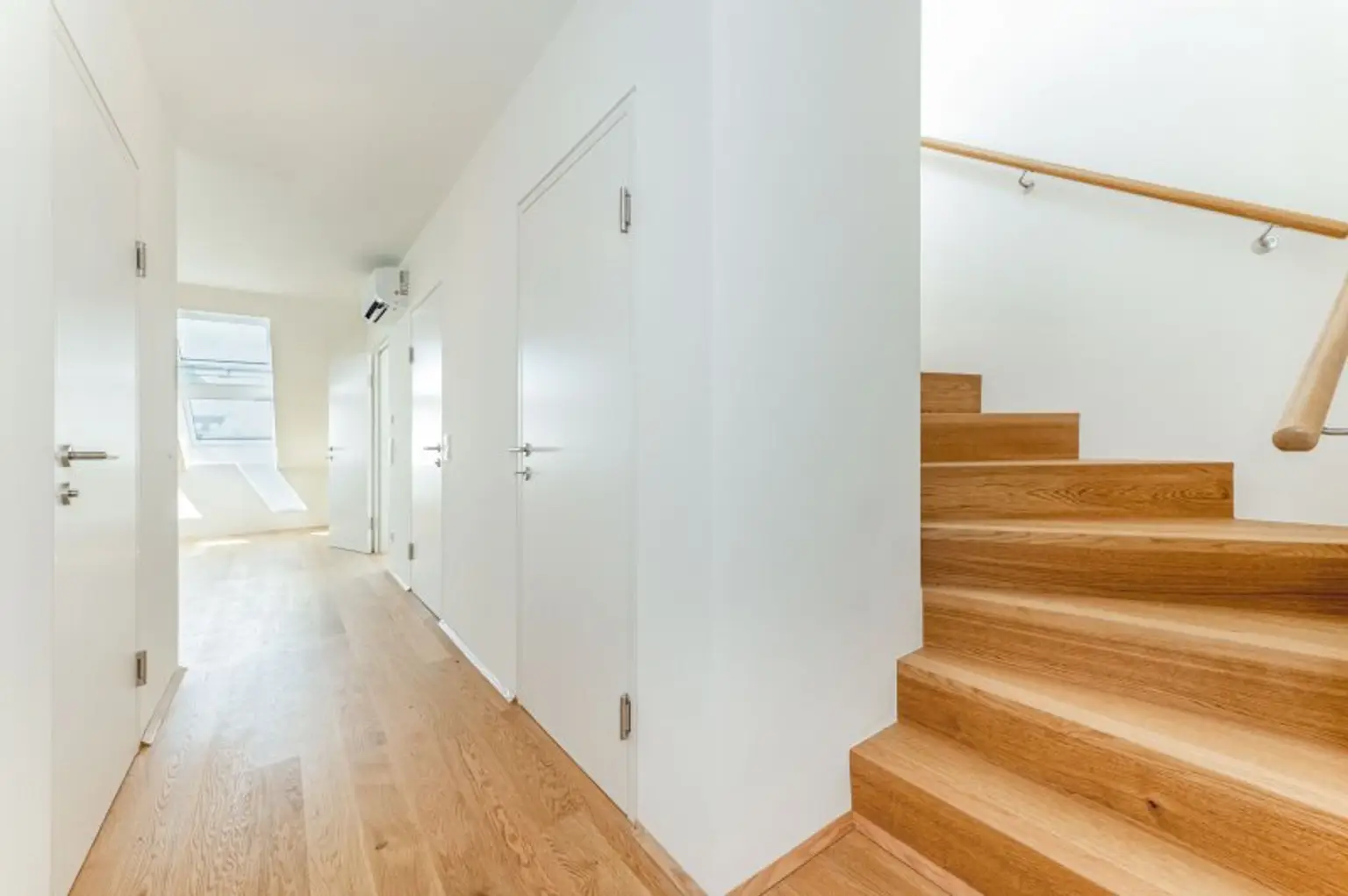 3-Zimmer-Maisonette mit Dachterrasse nahe Rochusmarkt zu vermieten!