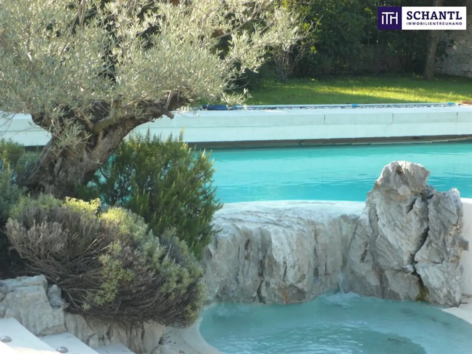 LUXUSVILLA in Italien - Opicina - Region Friaul - Provinz Triest - mit WNF von ca.400m² - Eigengarten 1.500m² - Pool und Wellnessbereich!