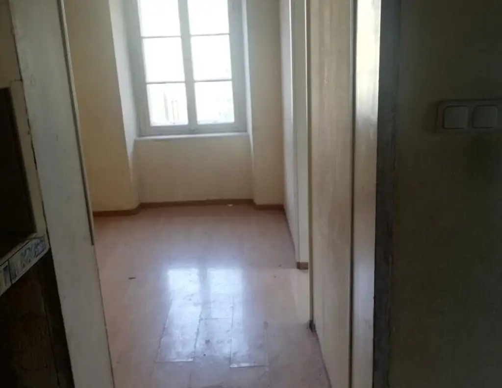 Renovierungsbedürftiges Wohnhaus in Zentraler Lage