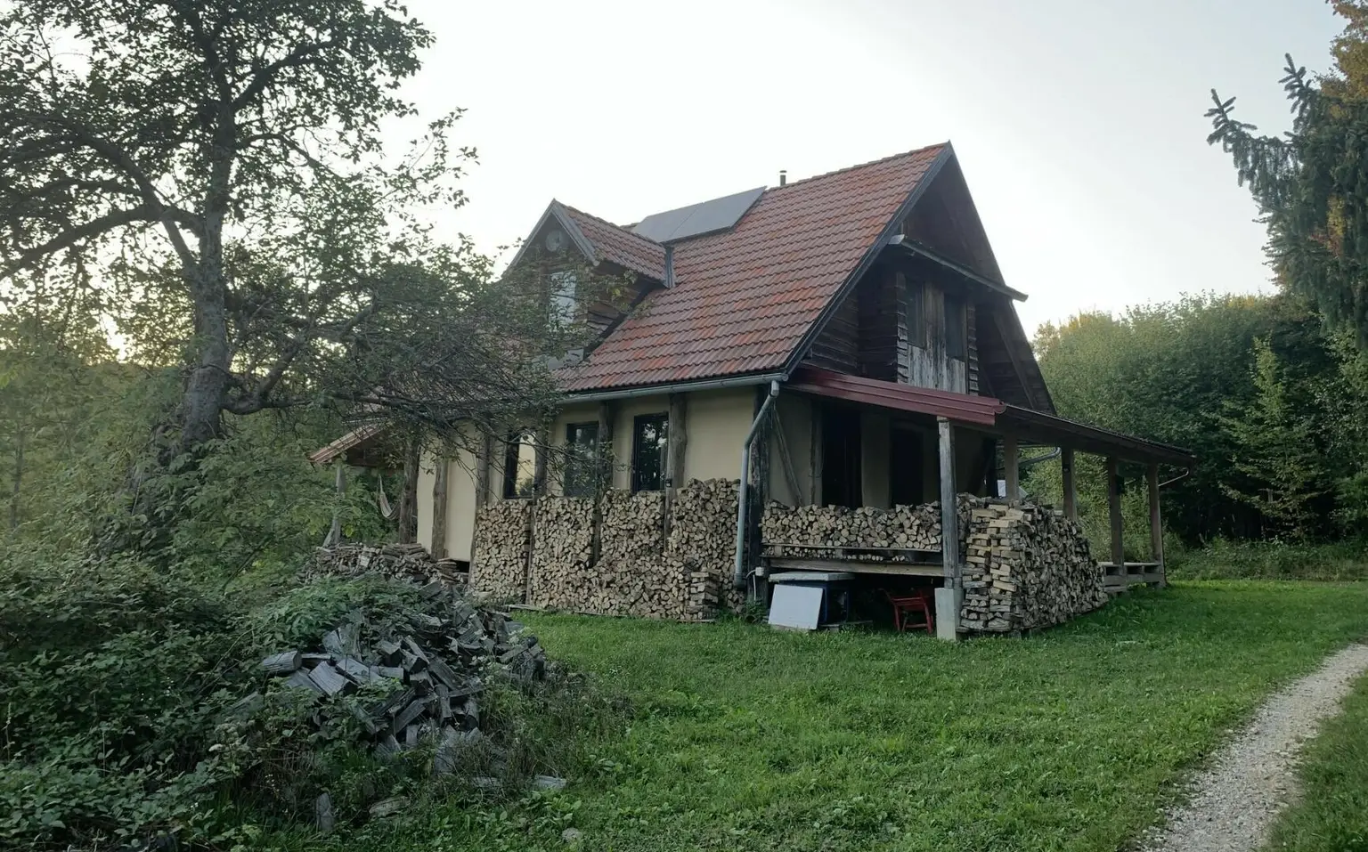 Anwesen 20 ha + Haus -5