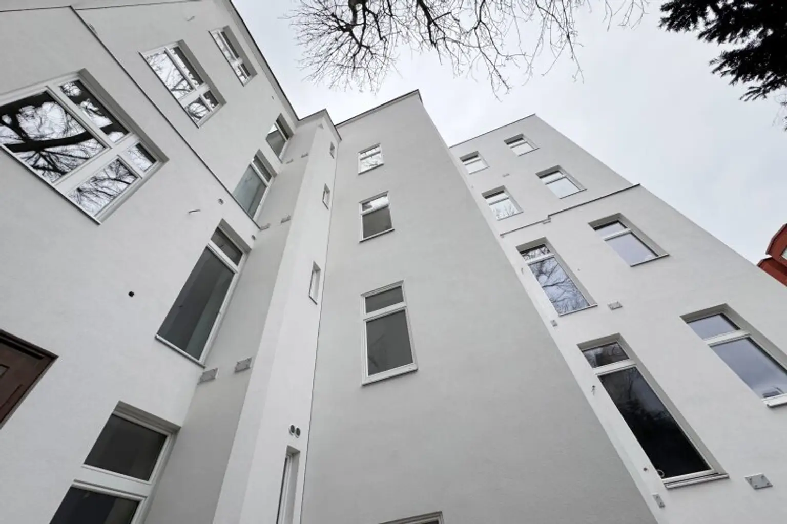 Erstbezug | Top sanierte 2-Zimmer Maisonette | 2 Balkone | unbefristet