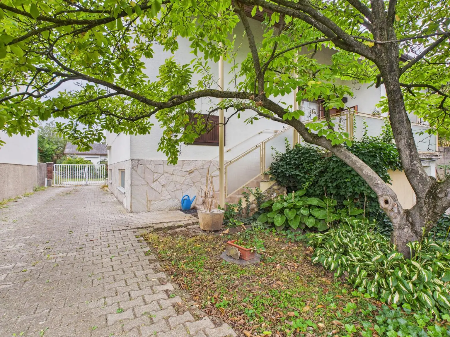 Viel Raum, viel Grün, viel Potenzial – Solides Einfamilienhaus in Apetlon