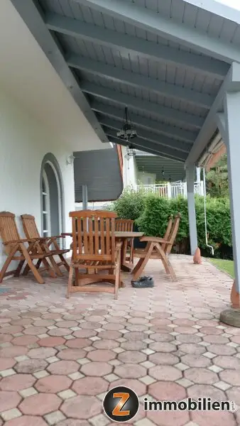 Wunderschöne Villa in exklusiver Bauausführung und Einrichtung
