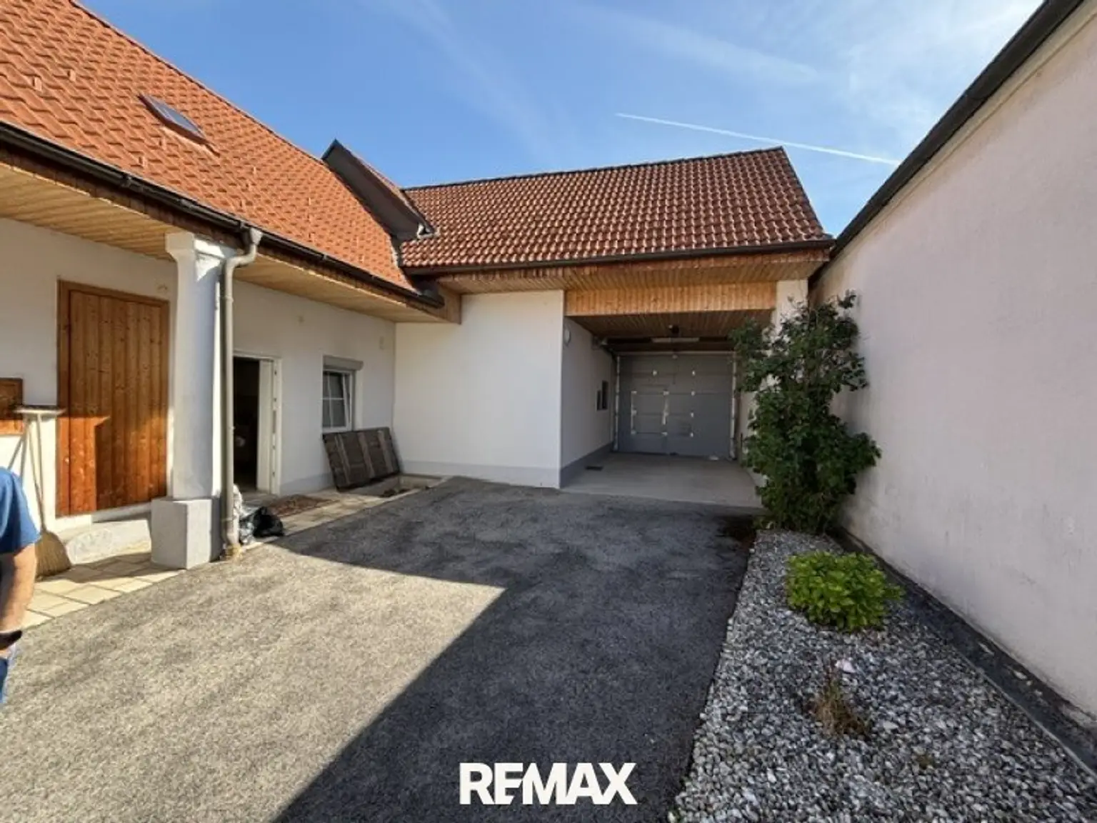 Top sanierter Langstreckhof mit großzügigen Nebengebäuden!