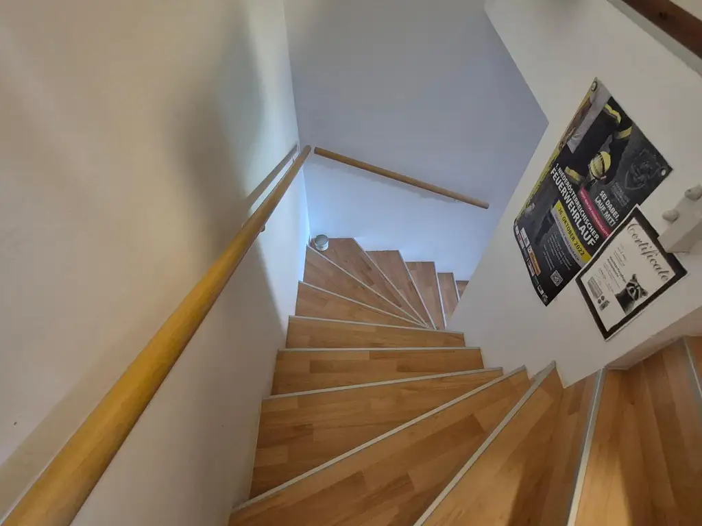SCHÖNE MAISONETTEWOHNUNG IM ZENTRUM VON NEULENGBACH
