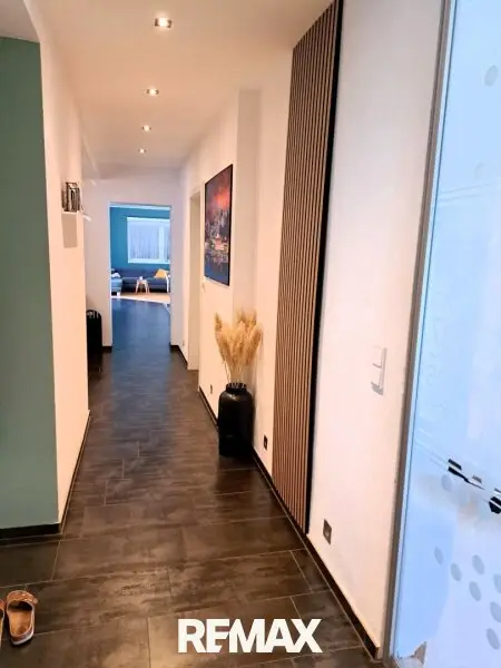 OG - Diele und Wohnungseingang