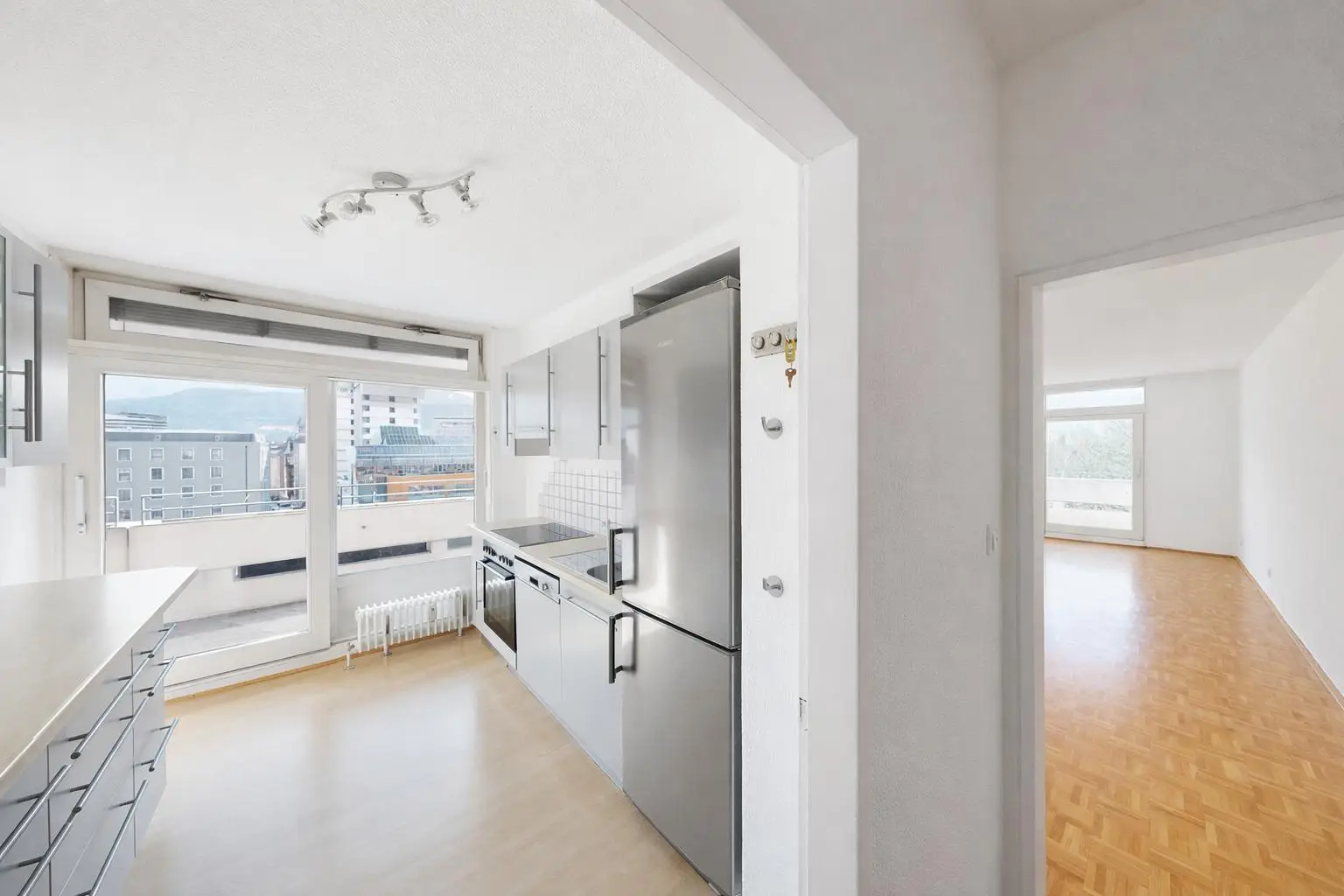 Küche/Eingang Wohnzimmer