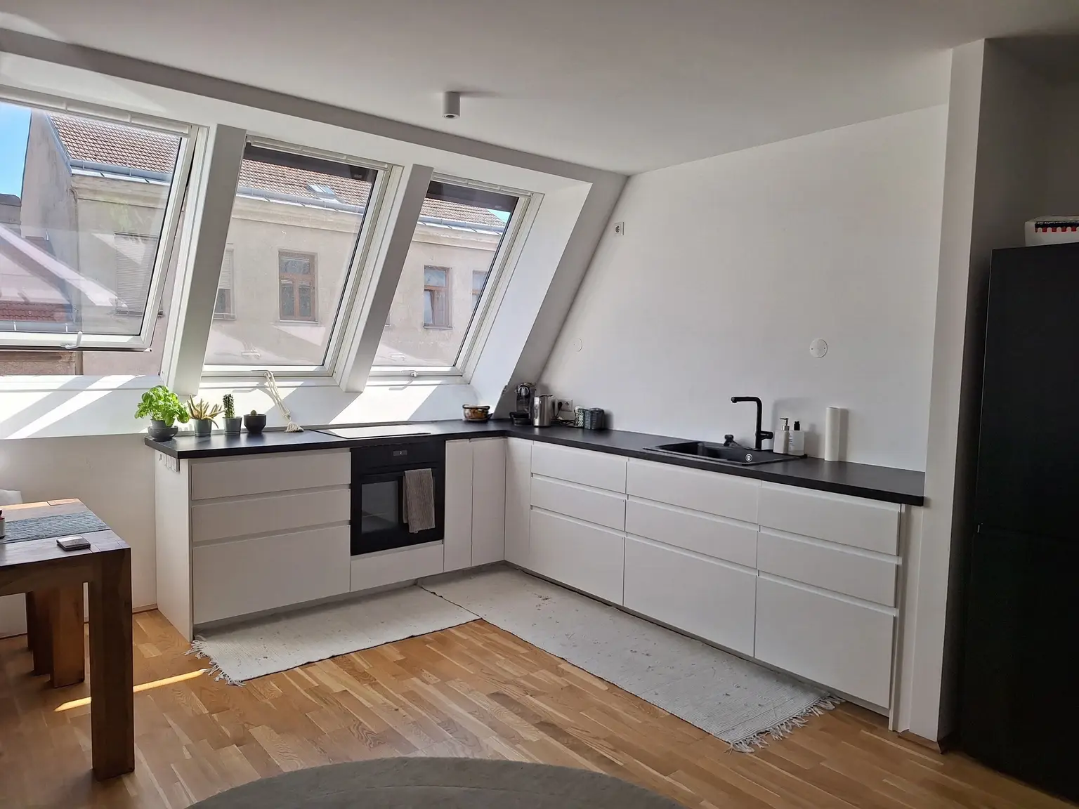 Senefeldergasse: Unbefristet - Sonnige Maisonettewohnung - Gute öffentliche Verkehrsanbindung