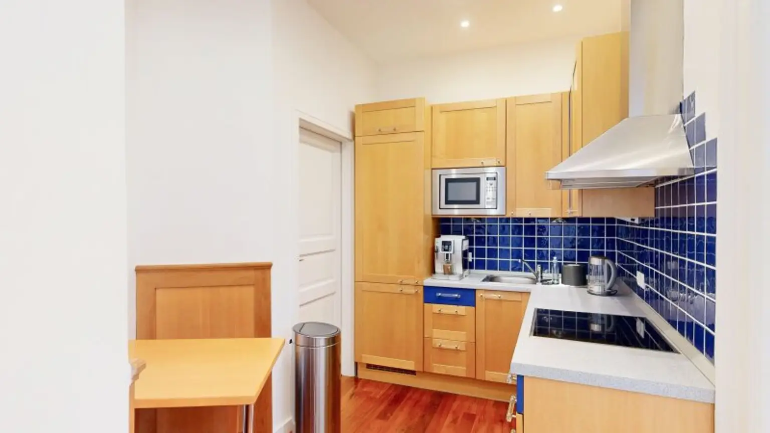 Büro/Praxis im klassischen Altbau | 85 m² mit 2 Räumen | sehr gute Infrastruktur